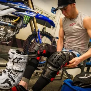 ALPINESTARS kolenní ortézy BIONIC-10 CARBON (černá/červená, levé koleno) Cenově Výhodný