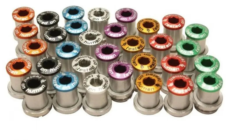 šrouby do převodníku ShamanRacing 13mm, 4ks modré Dokud Zásoby Vydrží